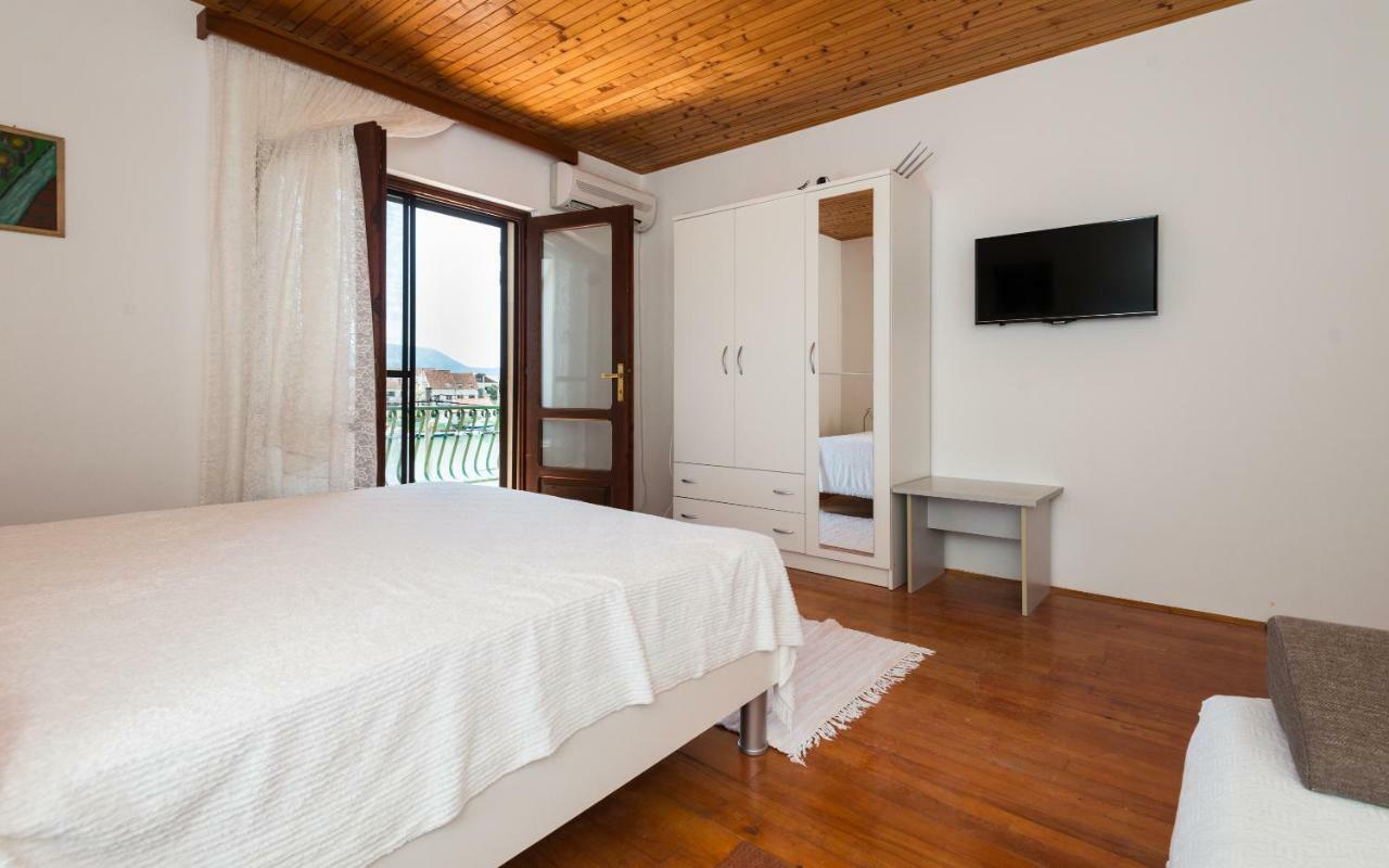 Apartments Azzurro Blace Εξωτερικό φωτογραφία