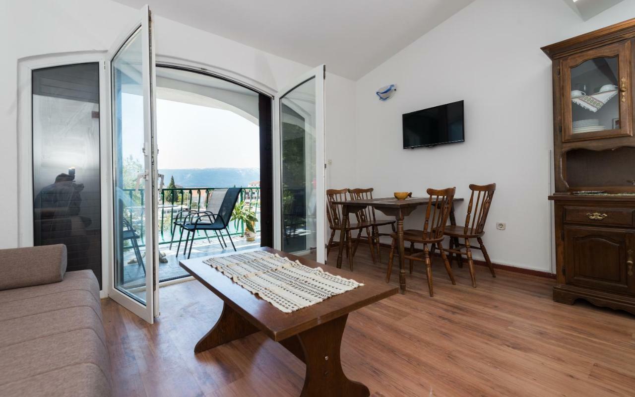 Apartments Azzurro Blace Εξωτερικό φωτογραφία